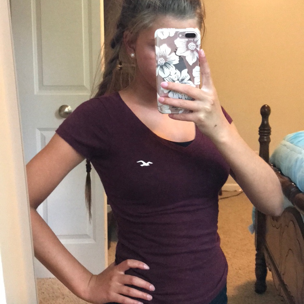 Hollister tee